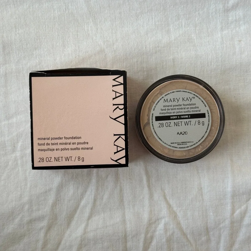 Mary Kay Mineral Powder Foundation Women's Ivory 2 Matte Natural 0.28 oz NIB